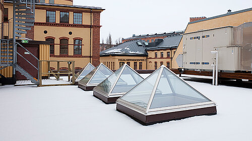 Takvindu i form av en pyramide / hoftetak